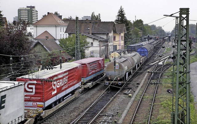 Der Lrms von  Gterwaggons soll verri...n, fordert  der Technische Ausschuss.   | Foto: Christoph Breithaupt