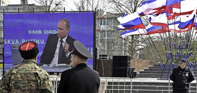 Die Fragestunde des russischen Prside...rim-Hauptstadt Simferopol bertragen.   | Foto: AFP