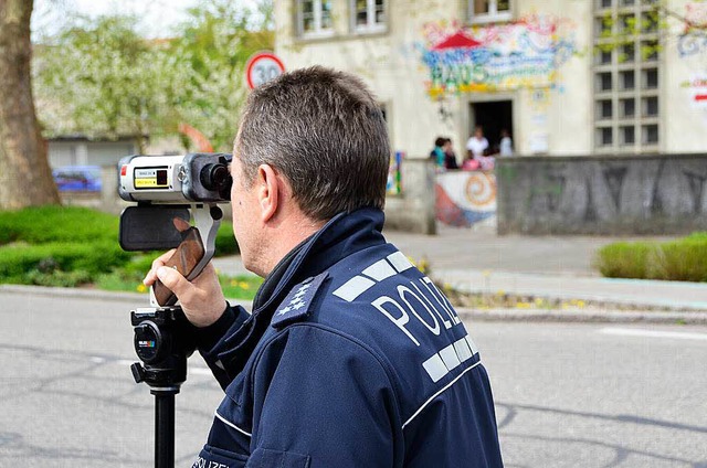 18 Stunden lang hat die Polizei kontro...athon ging am Donnerstagabend zu Ende.  | Foto: Helmut Seller