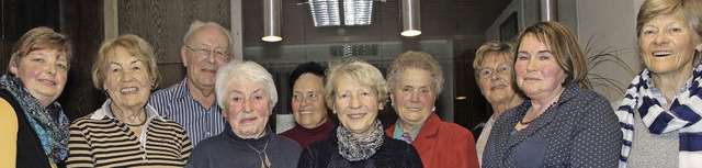 Treue langjhrige Mitglieder des Kneip...ann, Anita Schuler und Margot Scherer.  | Foto: akh