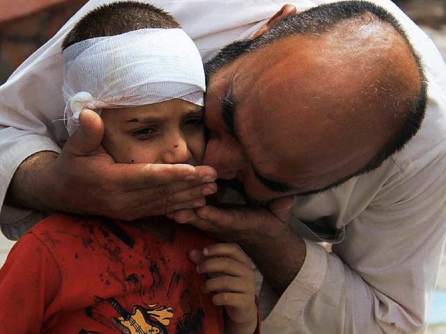 Auch Kinder sind in Dschalalabad unter den Verletzten.  | Foto: dpa