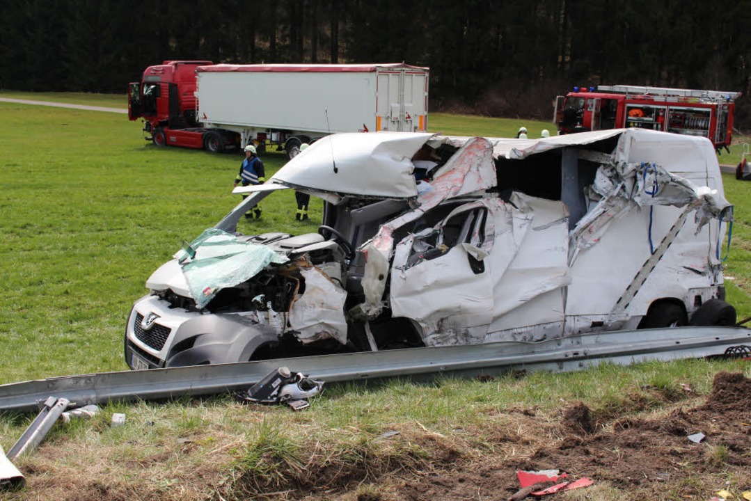 B31 Nach Unfall Bei Titisee Zeitweise Voll Gesperrt - Titisee-Neustadt ...