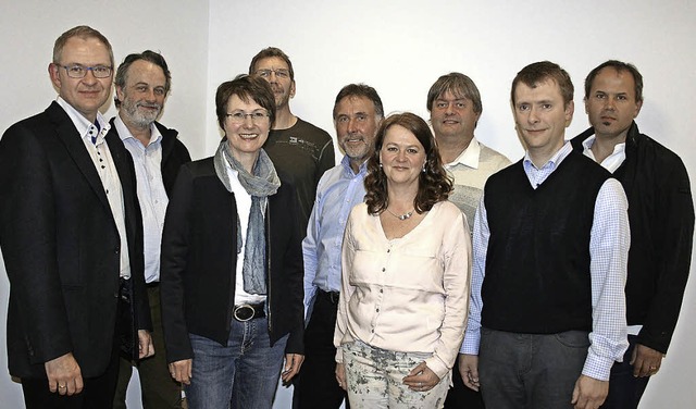 Der neugewhlten Stiftungsrat der Seel...Stadtpfarrer Johannes Frische (links)   | Foto: Manfred Burkert