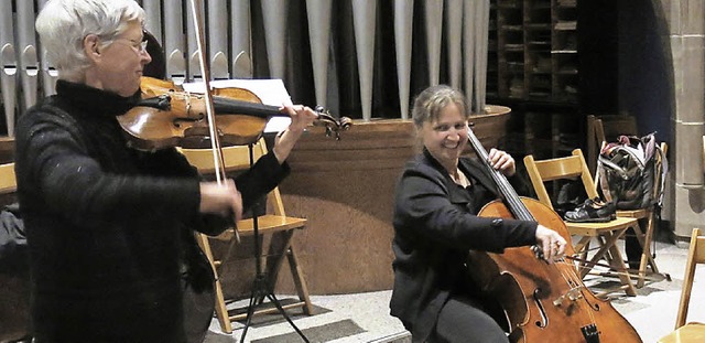Ines Then-Bergh (Violine), Marie-Luise...Ewald (Cello) und Jrn Bartels (Orgel)  | Foto: Georg Vo