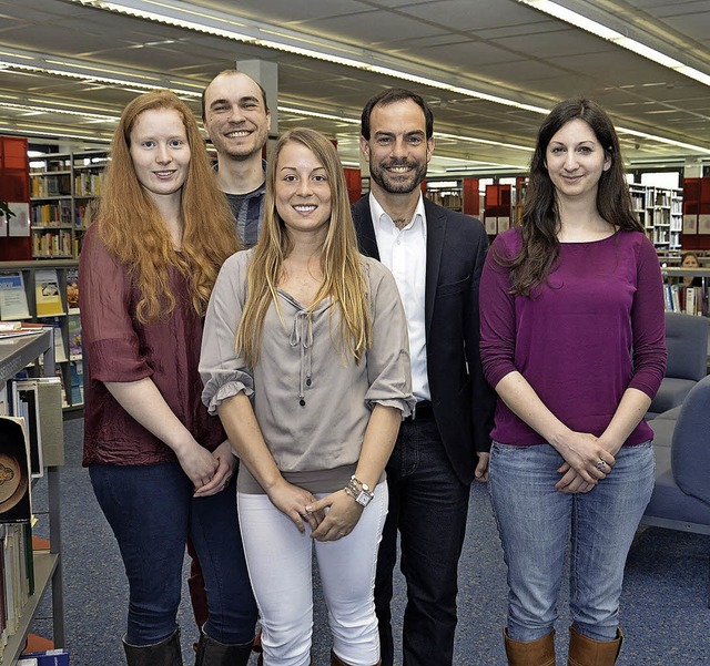 Hochschuldozent Michael Frey (Zweiter ..., Nathalie Morath und Verena Gerstner   | Foto: hochschule kehl