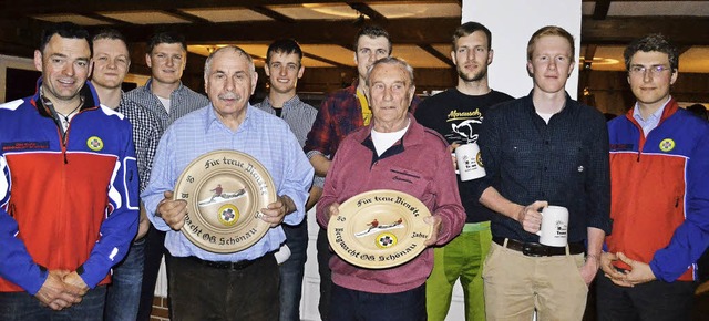 Ehrungen bei der Bergwacht Schnau: Vo... sowie Adrian Probst (Landesleitung).   | Foto: Berger