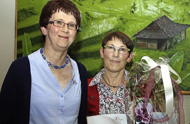 Die Vorsitzende Veronika Richter ernen...vorsitzenden der Wylerter Landfrauen.   | Foto: Heidi Fssel