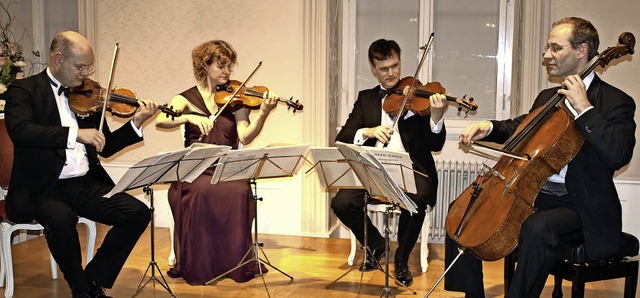 Das Mandelring Quartett, schon beinahe...rffnete die diesjhrige Konzertsaison  | Foto: Karin Stckl-Steinebrunner