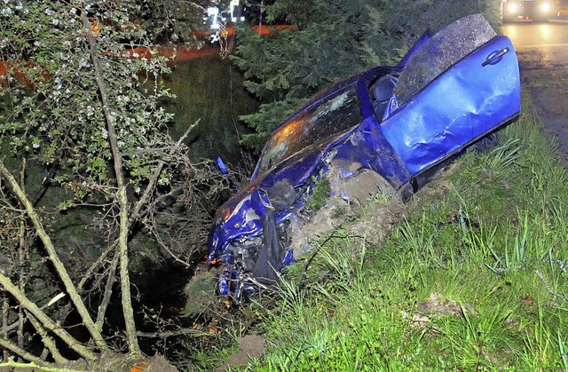 Fahrer leicht verletzt, Auto Totalschaden: die Bilanz in Sulz  | Foto: W. KNSTLE