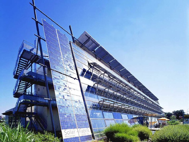 Der Bau ist markant &#8211; die Auftra...ie Solar-Fabrik steckt in einer Krise.  | Foto: Solar-Fabrik AG /Thomas Dix 