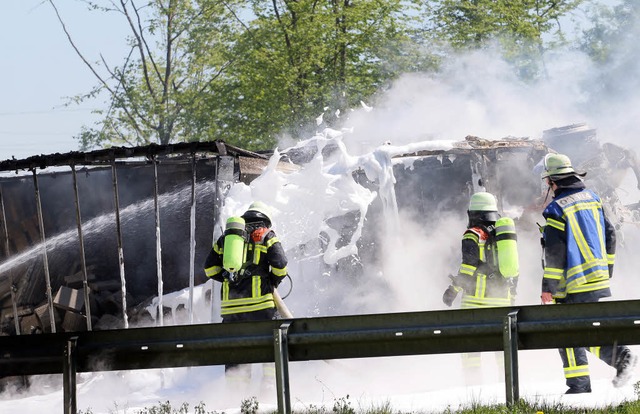 Auf der A5 brannte ein Sattelzug  | Foto: Peter Heck