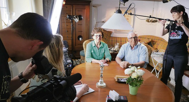 Wenn die gute Stube zum Drehort wird: ...in buerlichen Anwesen am Kaiserstuhl.  | Foto: Christel Hlter-Hassler