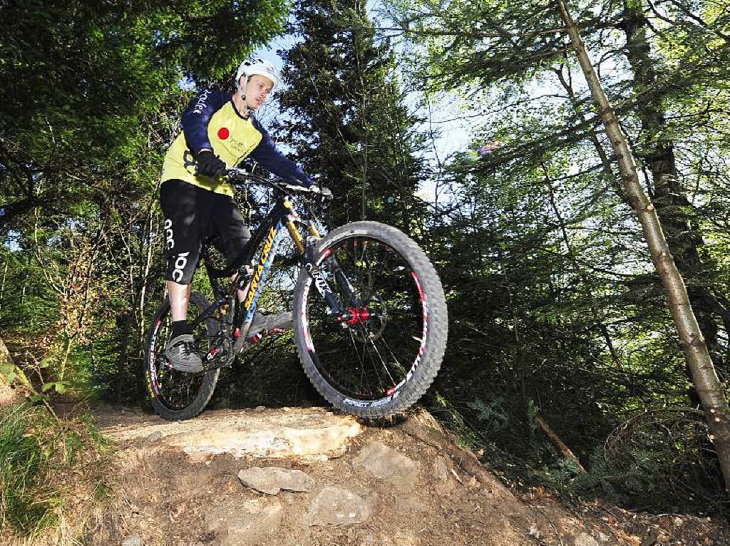 Mountainbiker genieen das Erlebnis Kybfelsen-Trail