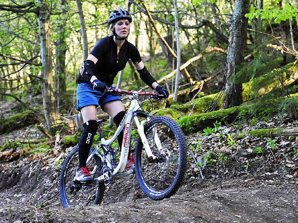 Mountainbiker genieen das Erlebnis Kybfelsen-Trail