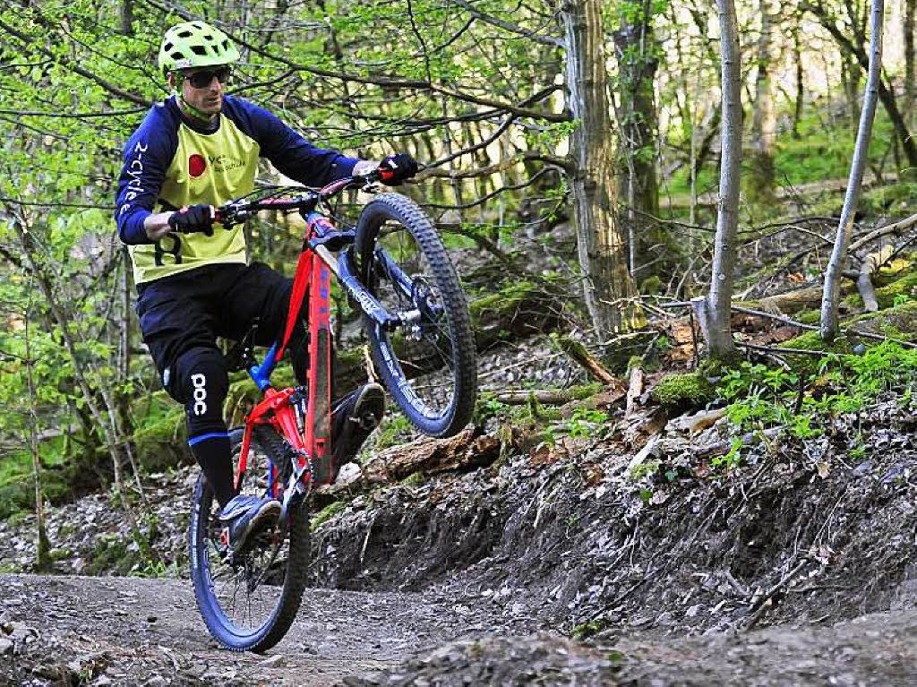 Mountainbiker genieen das Erlebnis Kybfelsen-Trail