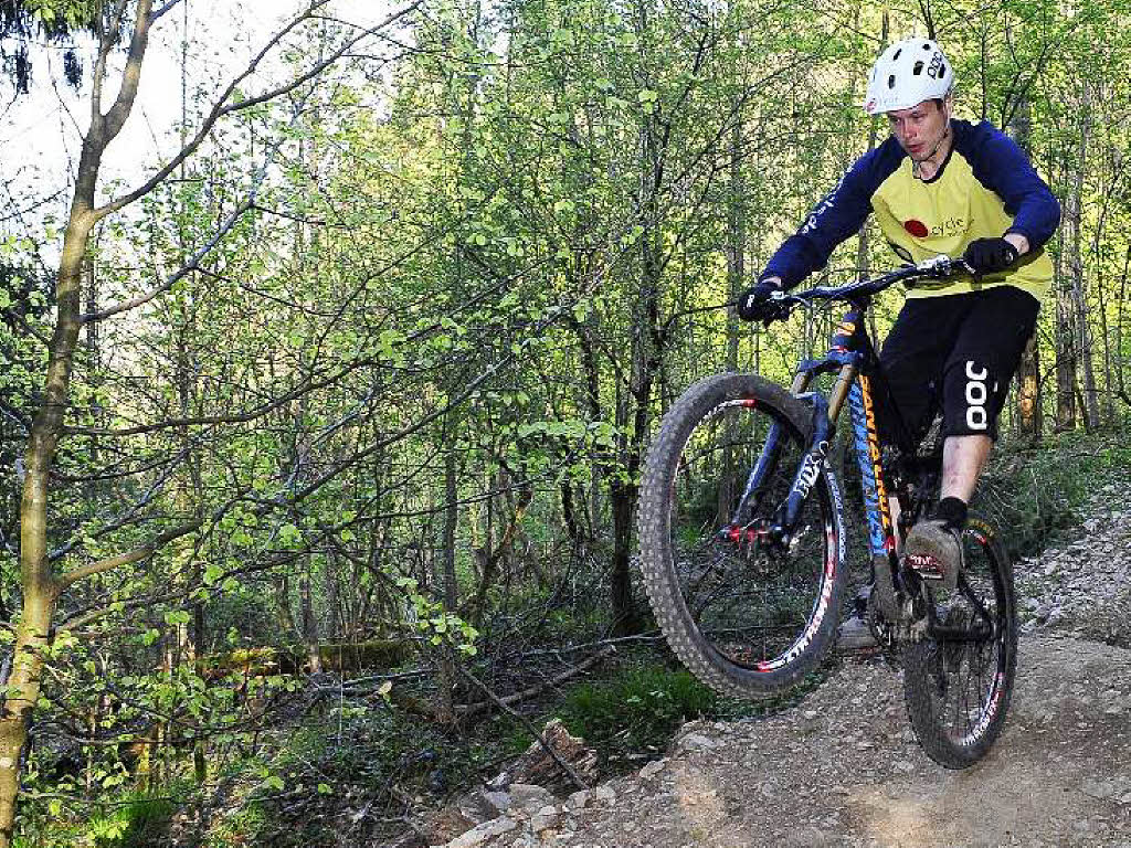 Mountainbiker genieen das Erlebnis Kybfelsen-Trail