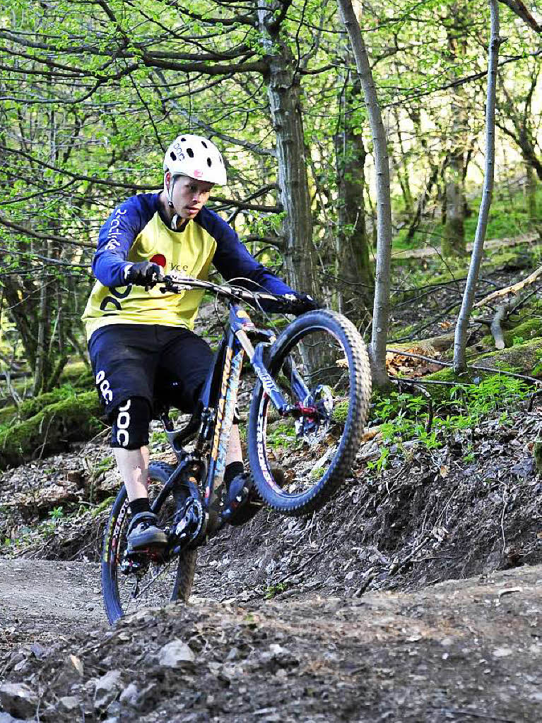 Mountainbiker genieen das Erlebnis Kybfelsen-Trail