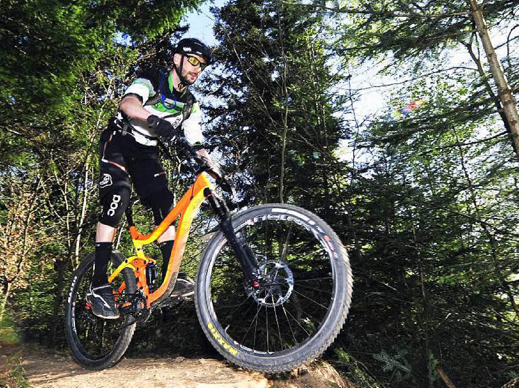 Mountainbiker genieen das Erlebnis Kybfelsen-Trail