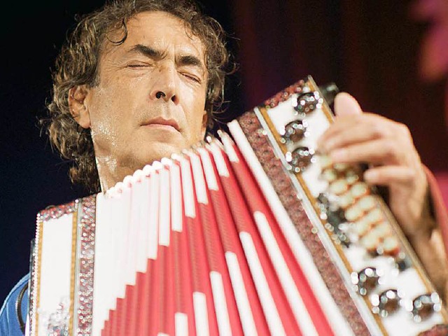 Der Volksmusiker Hubert von Goisern   | Foto: dpa