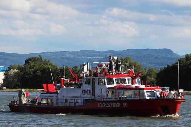 Wassertaxi auf dem Rhein havariert – Rettungsaktion