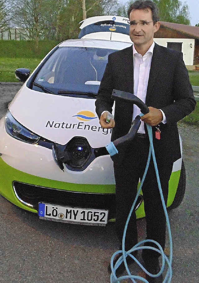 Das  E-Car-Sharing-Modell erklrte   C...er, Finanzvorstand der Energiedienst.   | Foto: Gottstein