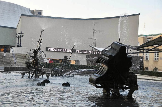 Beim Tinguely-Brunnen auf dem Theaterp...er  verdchtige Gegenstand abgestellt.  | Foto: Daniel Gramespacher