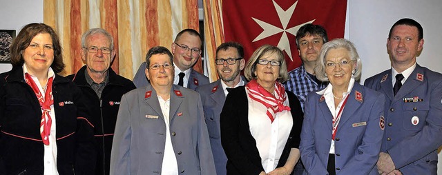 Ehrung bei den Maltesern (von links): ...bst, Alice Rauter und Hubert Wilczek.   | Foto: Frank  Linke