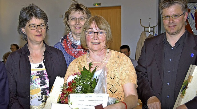 Brger fr ihre Blutspenden mit Ehrenn...nberg, Gerhild Danner und Joachim Rau.  | Foto: Andrea Steinhart