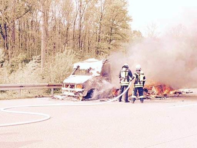 Viel zu retten gab es fr die Feuerwehr hier nicht mehr.   | Foto: Feuerwehr Achern