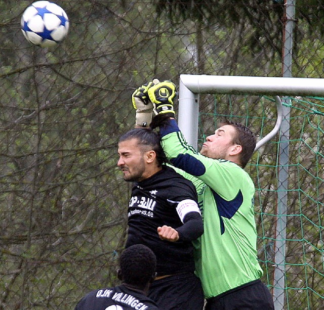 Nach einem Lapsus beim 0:1 steigerte s...Schluss zahlreiche Chancen der DJK ab.  | Foto: ReinHardt