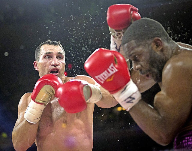 Wladimir Klitschko (links)   | Foto: DPA