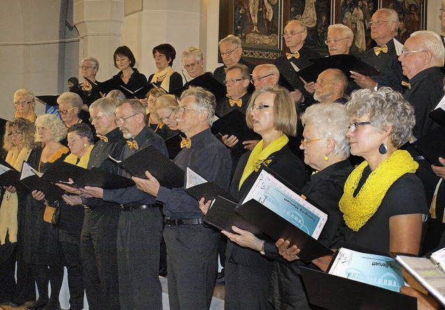 Der Chor Brombach unter Leitung von  I...ister&quot; in der Kirche St. Josef.    | Foto: Paul Schleer