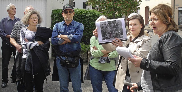 Sabine Theil fhrte kenntnisreich zu A... der Erste Weltkrieg noch aufscheint.   | Foto: Steineck