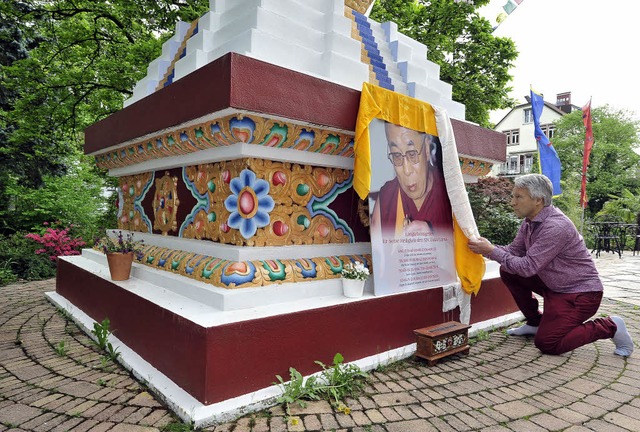Wilfried Pfeffer vom Tibet Kailash Hau...ern der Erdbeben-Katastrophe in Nepal.  | Foto: Thomas Kunz