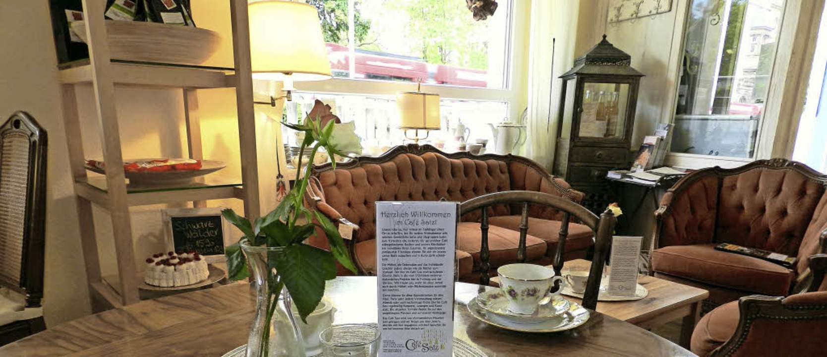 Kaffeekultur auf rotem Plschsofa   | Foto: privat