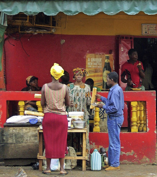 Eine Bar in Kameruns Hauptstadt Yaound  | Foto: dpa
