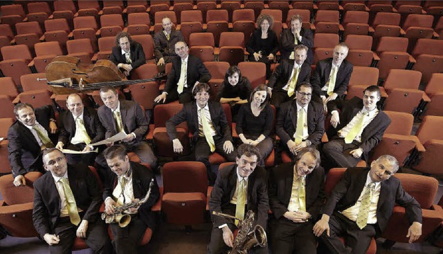 Die Kilian-Heitzler-Big-Band mit &#821... &#8211; Kilian Heitzler (ganz rechts)  | Foto: privat