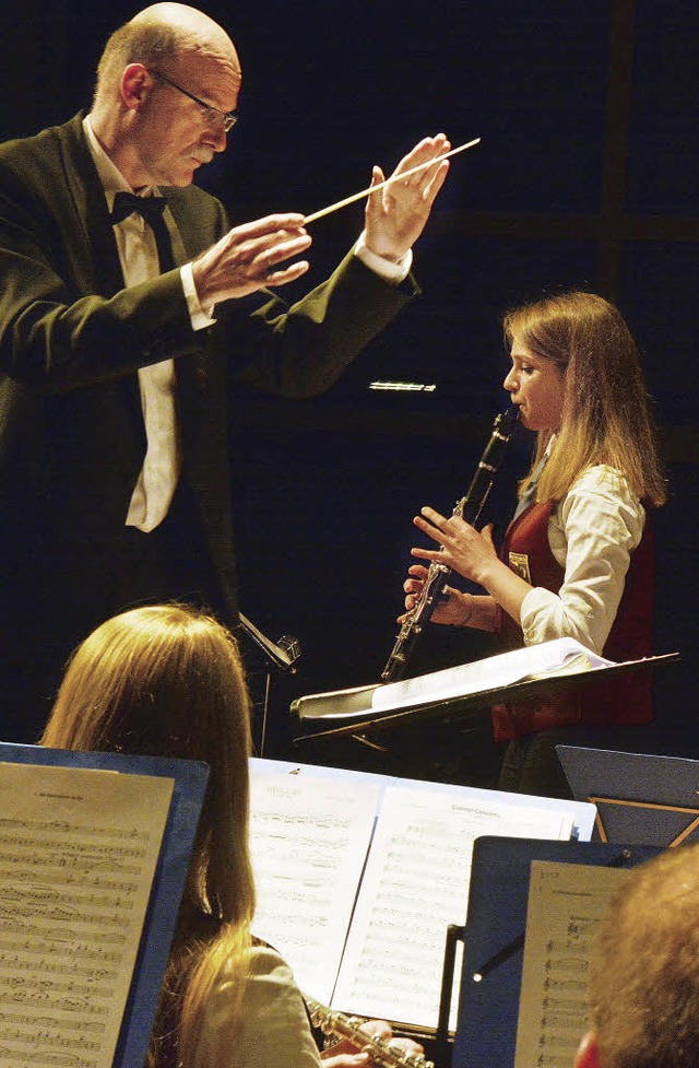 Die 16-jhrige Klarinettistin  Franzis...et  Jugend- und  Erwachsenenorchester.  | Foto: Dieter Erggelet