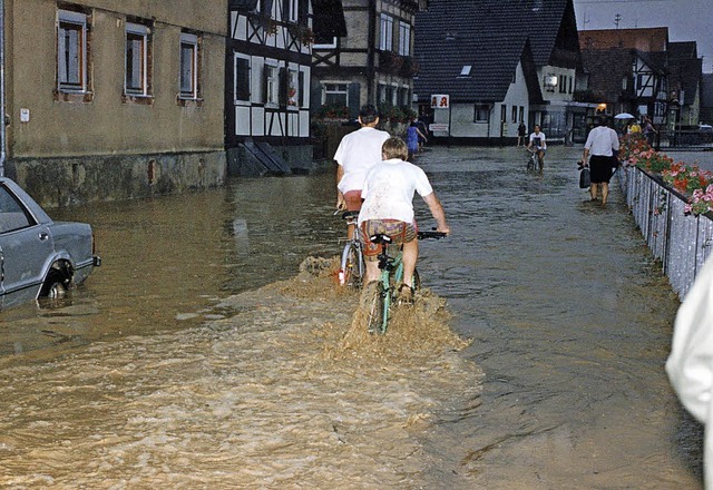 1992 versank Friesenheim im Hochwasser.   | Foto: Archivfoto: Gemeinde