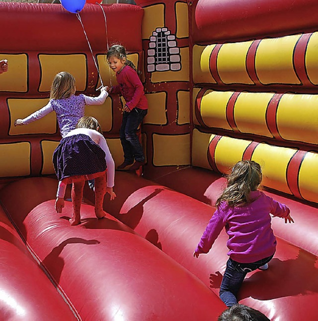 Obligatorisch: die Hpfburg fr Kinder   | Foto: Edgar Steinfelder