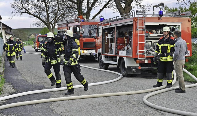 Unter Zeitdruck das Richtige tun: Das ...eil der bung fr die Feuerwehrleute.   | Foto: Julius Steckmeister