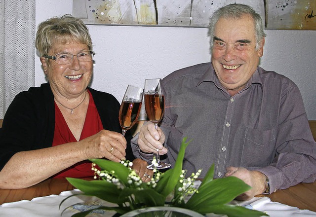 Helga und Peter Schmidlin aus Burkheim sind bereits seit 50 Jahren verheiratet.  | Foto: Herbert Trogus