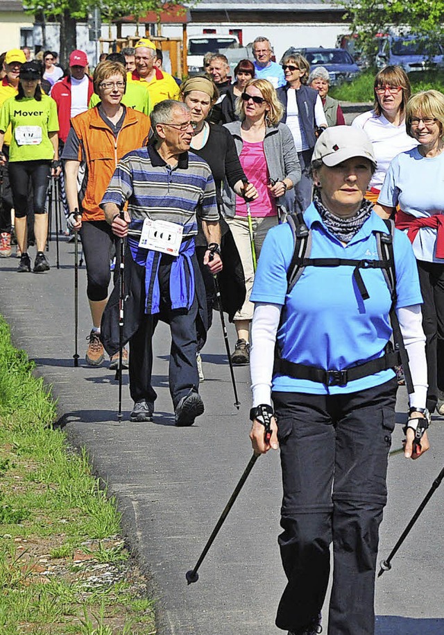 Am Sonntag wird wieder gestckelt. Der...m achten Mal den Nordic Walking-Lauf.   | Foto: Archiv: Axel Fleig