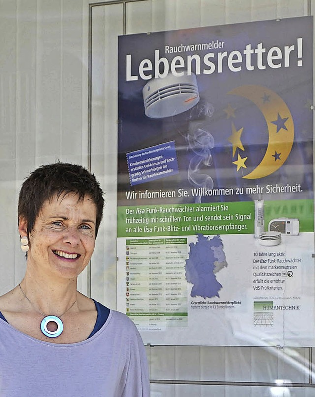 Hrgerteakustiker-Meisterin Christine...tet die Iffland-Filiale  in Neustadt.   | Foto: Liane schilling