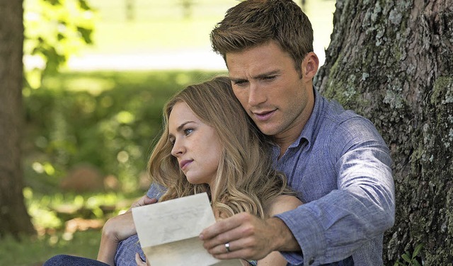 Lektre von Liebesbriefen: Britt Rober...o und Scott Eastwood als Luke Collins   | Foto: Fox