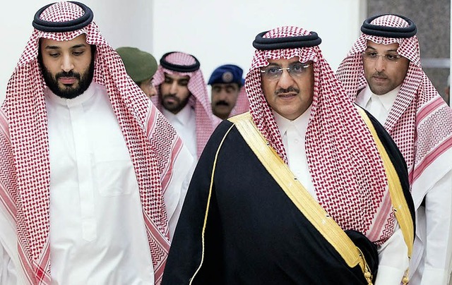 Saudi-Arabiens neue starke Mnner: Ver...ef (rechts) bei einem Treffen in Riad.  | Foto: AFP