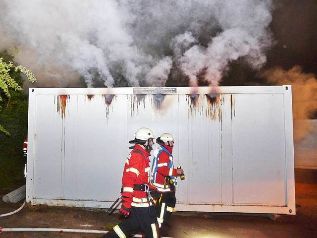 Ein Schul-Container der   Hugo-Hfler-... am  frhen Freitagmorgen ausgebrannt.  | Foto: Patrick Kerber