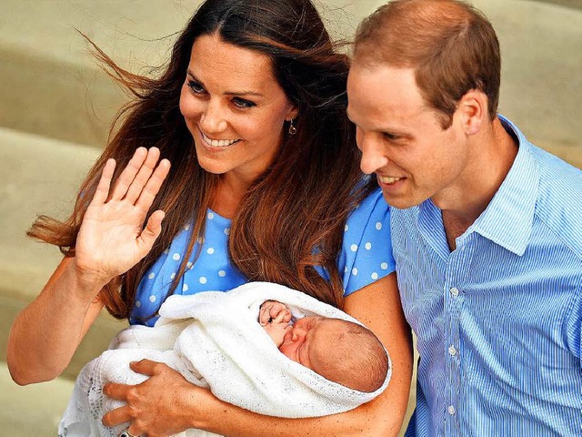 Herzogin Catherine und Prinz Williams ...urt ihres ersten Kindes: Prinz George.  | Foto: dpa
