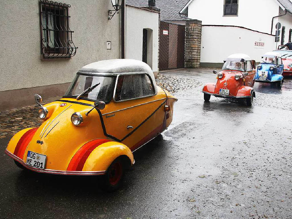 Beim Oldtimersonntag 2015 in Staufen trafen sich wieder Freunde und Bewunderer historischer Fahrzeuge aus der ganzen Region zu einer bunten Parade. Auch die Geschfte hatten geffnet.