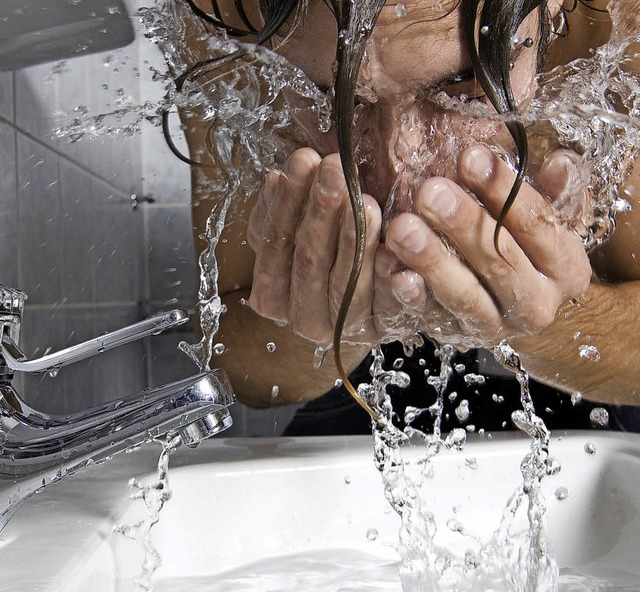 Sich immer wieder waschen mssen &#8211; ein hufiger Zwang   | Foto: photocase/colourbox